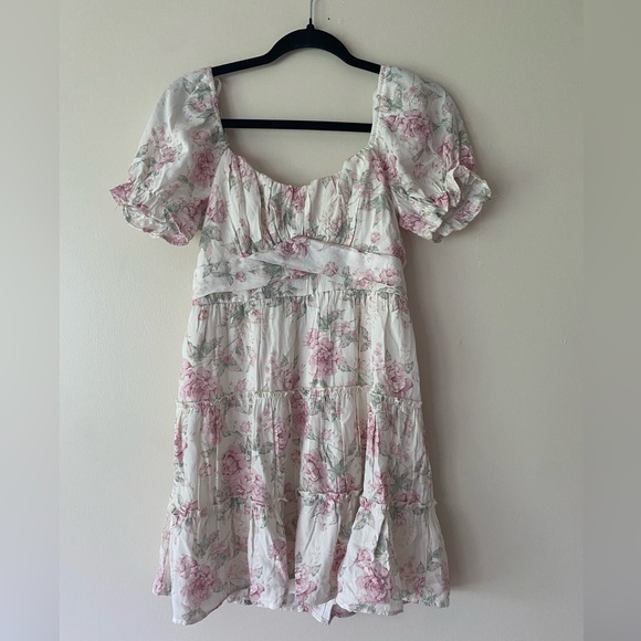 Trixxi Dresses & Skirts - NWOT Floral Dress